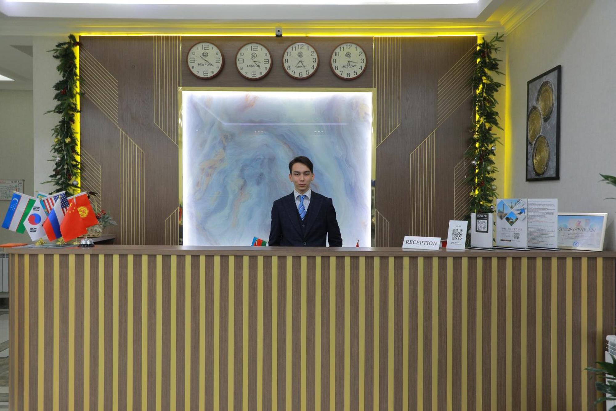 Human Hotel Tasjkent Eksteriør billede